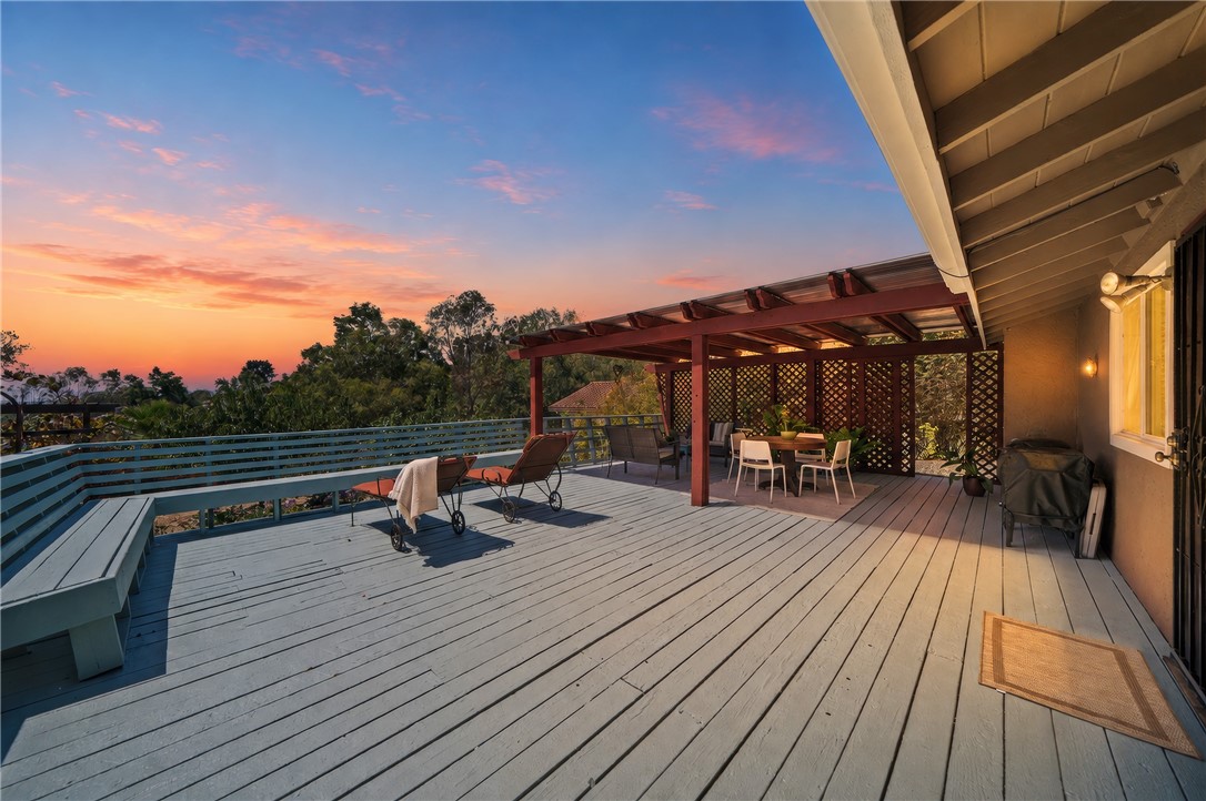 720 Carnation Lane Fallbrook, CA 92028 - Photo 22 of 45 Patio Deck