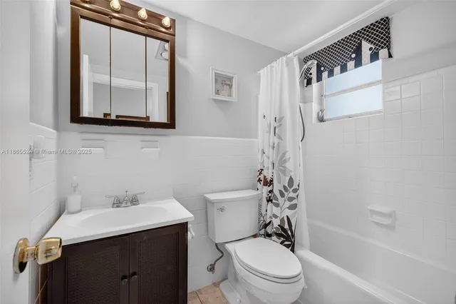 $74,000 | 16901 Northeast 13th Avenue, Unit 210, Miami, FL 33162