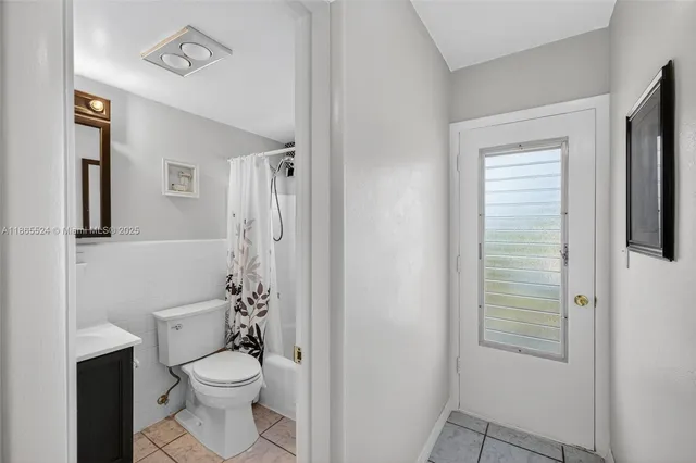 $74,000 | 16901 Northeast 13th Avenue, Unit 210, Miami, FL 33162