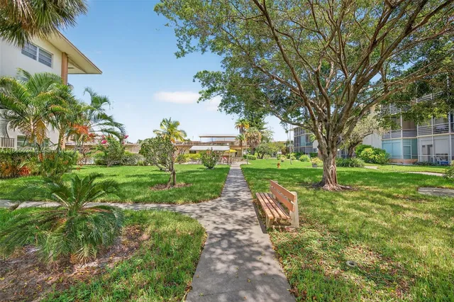 $74,000 | 16901 Northeast 13th Avenue, Unit 210, Miami, FL 33162