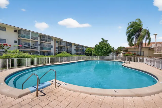 $74,000 | 16901 Northeast 13th Avenue, Unit 210, Miami, FL 33162