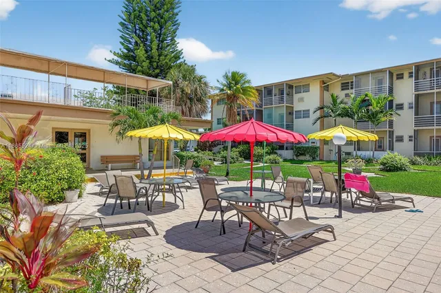 $74,000 | 16901 Northeast 13th Avenue, Unit 210, Miami, FL 33162