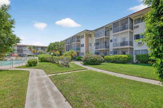 $74,000 | 16901 Northeast 13th Avenue, Unit 210, Miami, FL 33162