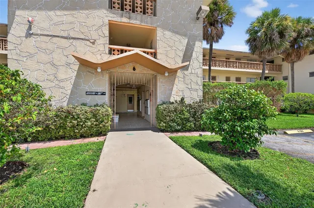 $74,000 | 16901 Northeast 13th Avenue, Unit 210, Miami, FL 33162