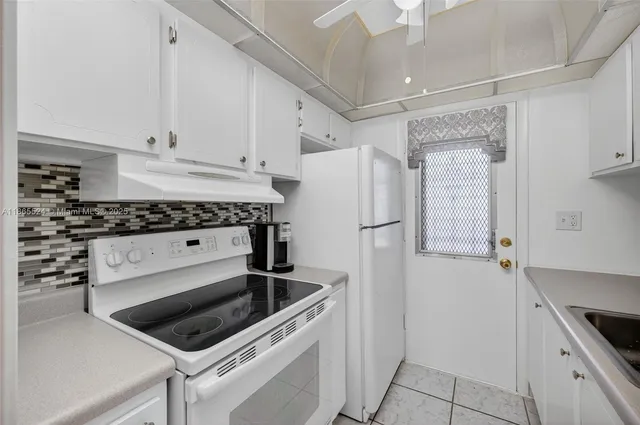 $74,000 | 16901 Northeast 13th Avenue, Unit 210, Miami, FL 33162