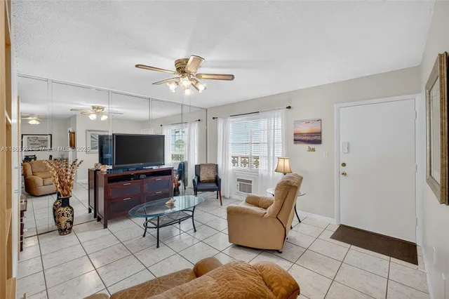 $74,000 | 16901 Northeast 13th Avenue, Unit 210, Miami, FL 33162