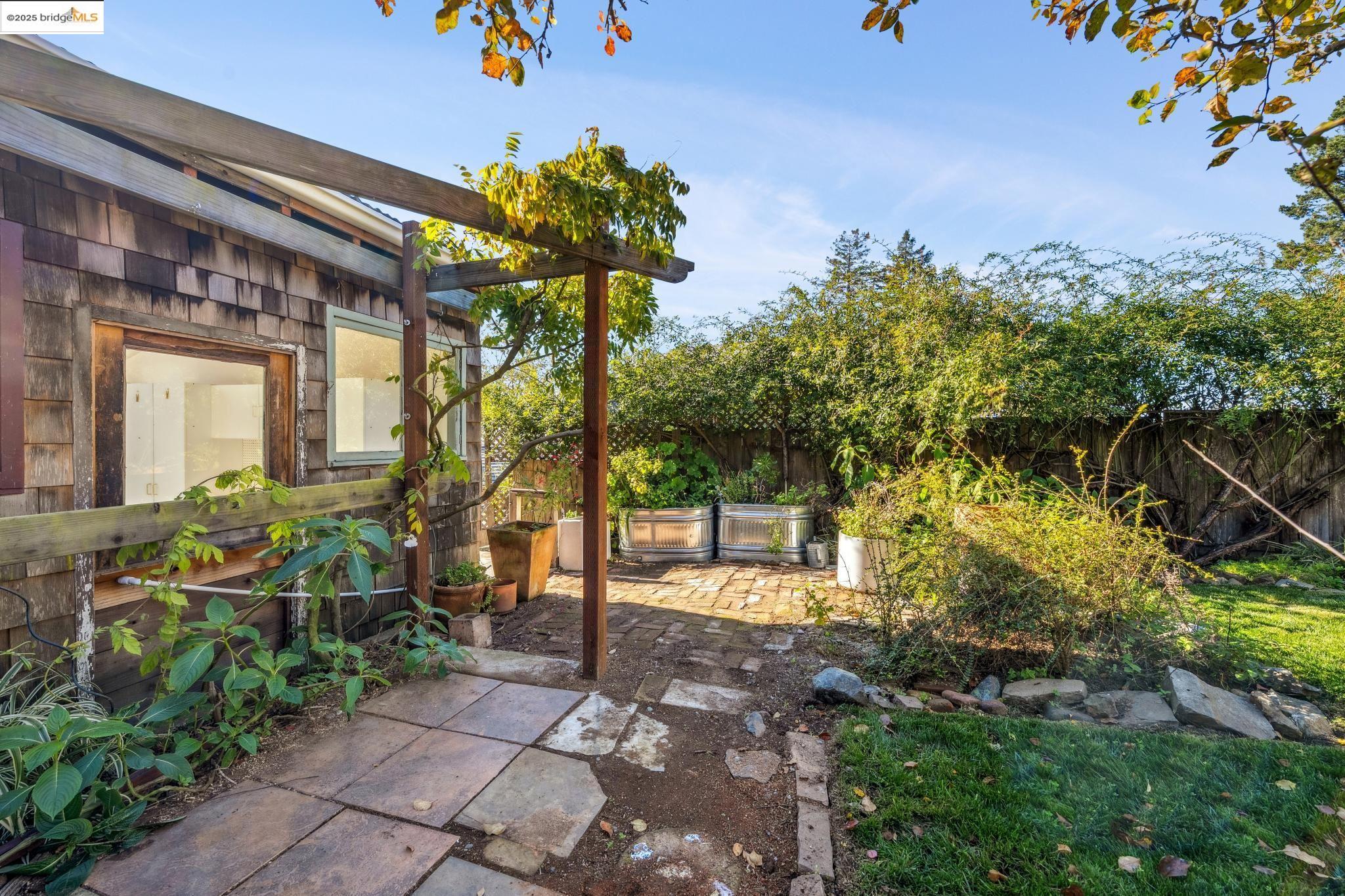 1005 Miller Avenue Berkeley, CA 94708 - Photo 39 of 60