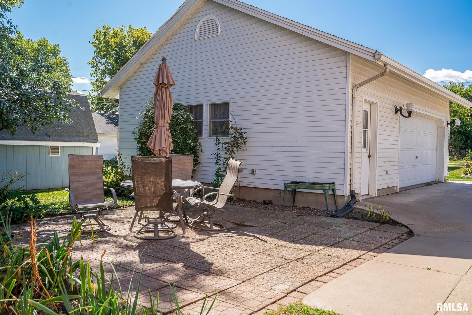 704 River Street Sabula, IA 52070 - Photo 6 of 33