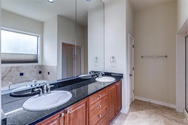 $425,000 | 13900 Noel Road, Unit 2, Dallas, TX 75240