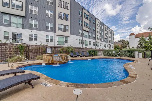 $425,000 | 13900 Noel Road, Unit 2, Dallas, TX 75240