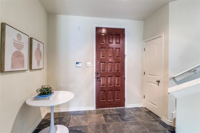 $425,000 | 13900 Noel Road, Unit 2, Dallas, TX 75240