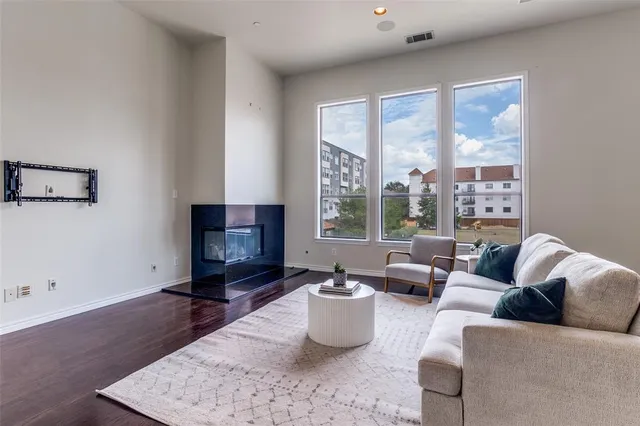 $425,000 | 13900 Noel Road, Unit 2, Dallas, TX 75240