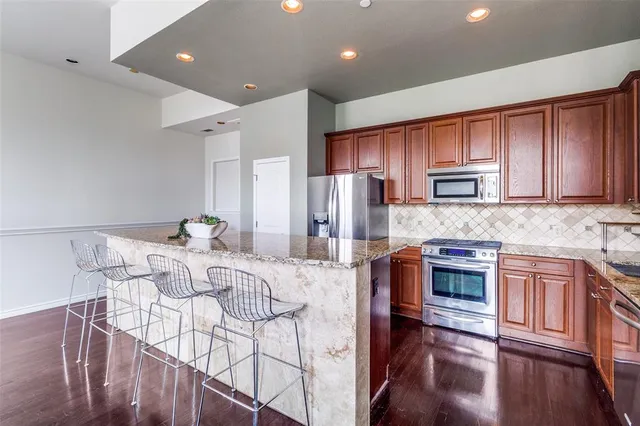 $425,000 | 13900 Noel Road, Unit 2, Dallas, TX 75240