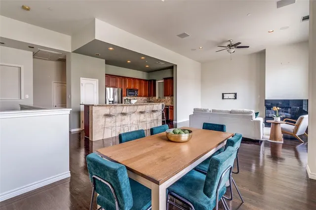 $425,000 | 13900 Noel Road, Unit 2, Dallas, TX 75240