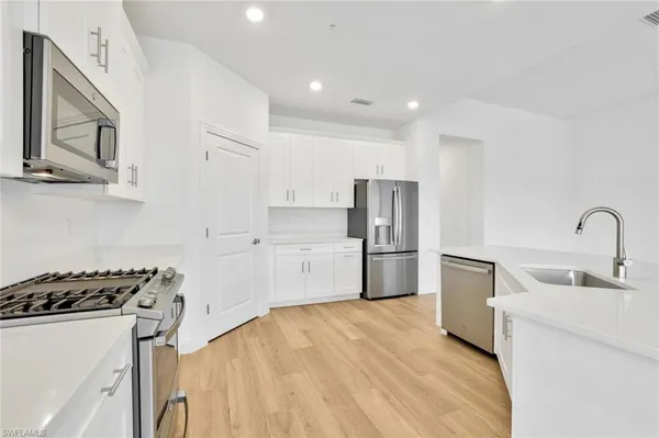 $5,000 | 16881 Fairgrove Way, Unit 7202, Naples, FL 34110