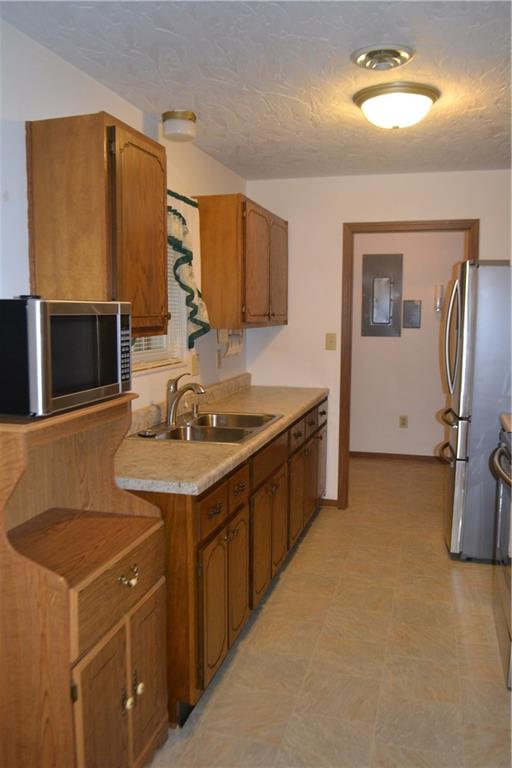 8602 Rahke Road Indianapolis, IN 46217 - Photo 8 of 17 Gallery Image 8