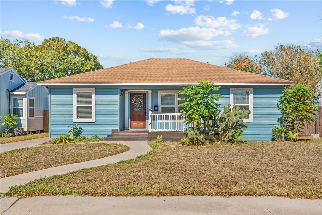 714 Indiana Avenue Corpus Christi, TX 78404 - Photo 3 of 38 front view of house with a yard