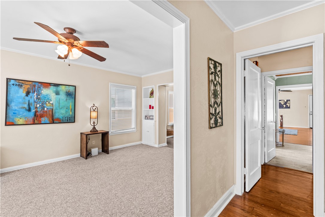 714 Indiana Avenue Corpus Christi, TX 78404 - Photo 7 of 38 a view of a livingroom with a flat screen tv