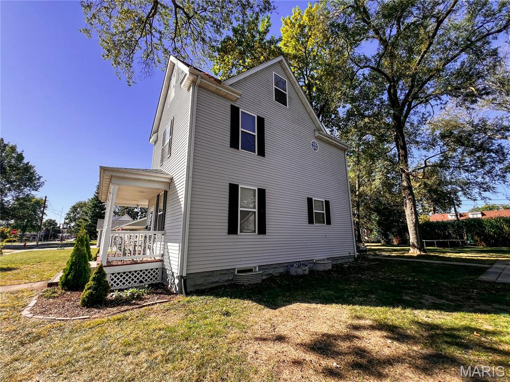 951 10th Street Carlyle, IL 62231 - Photo 12 of 41
