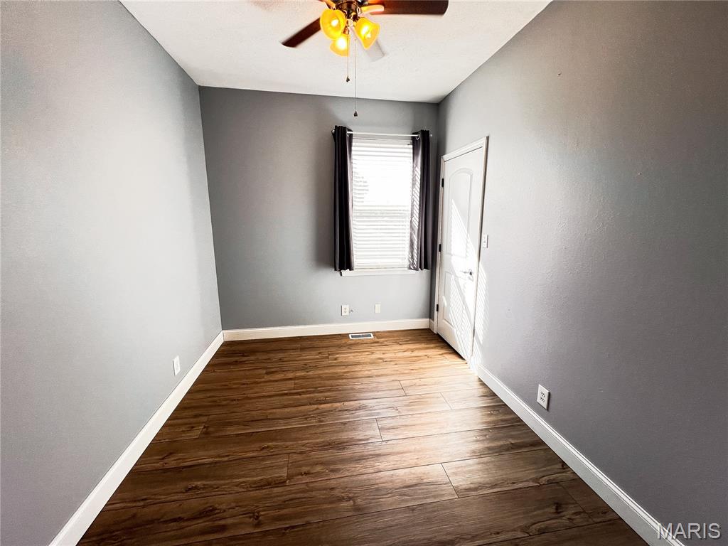 951 10th Street Carlyle, IL 62231 - Photo 32 of 41