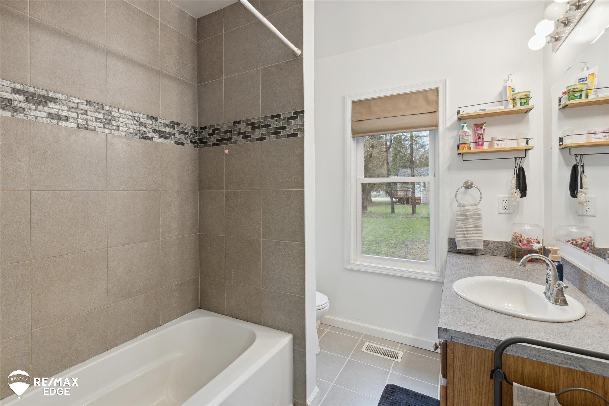 7449 East Coldwater Road Davison, MI 48423 - Photo 21 of 36