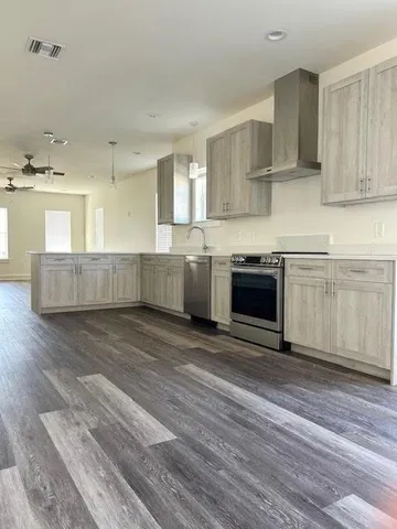 $3,100 | 417 Ridgelake Drive, Metairie, LA 70001