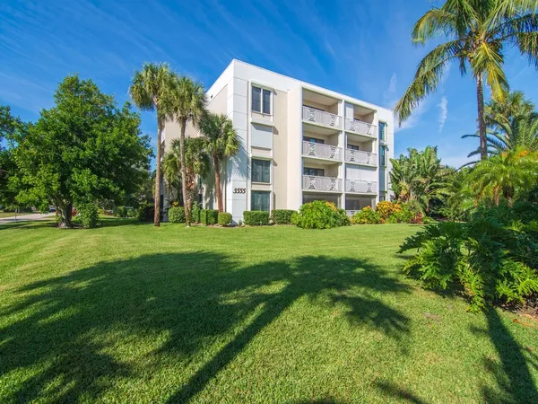 $3,500 | 3555 Ocean Drive, Unit 203, Vero Beach, FL 32963