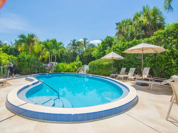 $3,500 | 3555 Ocean Drive, Unit 203, Vero Beach, FL 32963