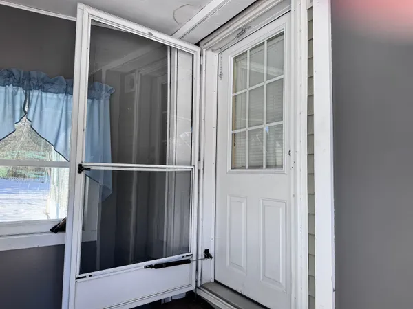 $109,900 | 27 Fairway Avenue, Newport, NH 03773