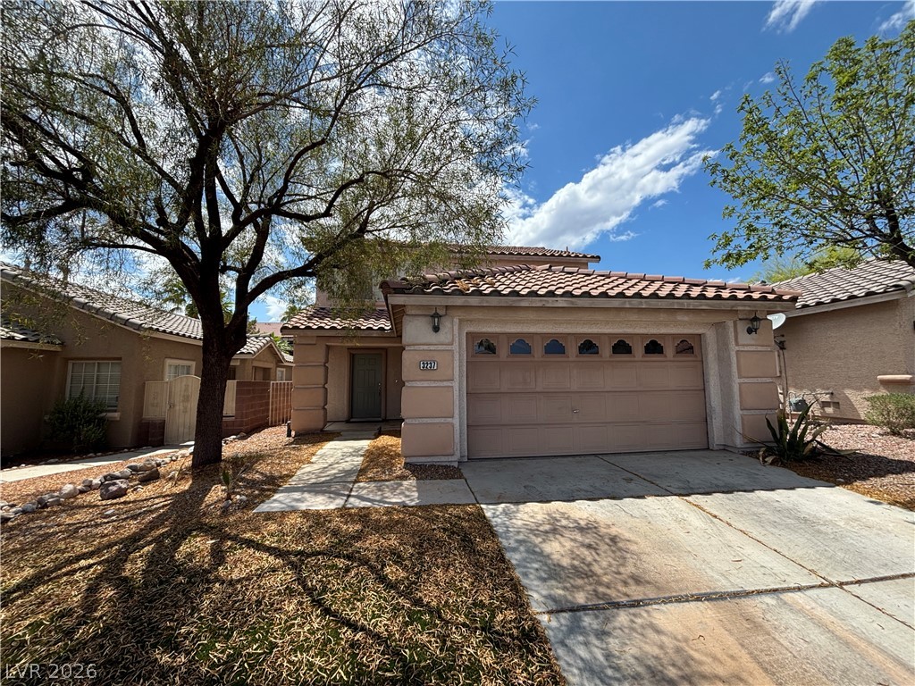 3237 Little Stream Street Las Vegas, NV 89135 - Photo 4 of 38