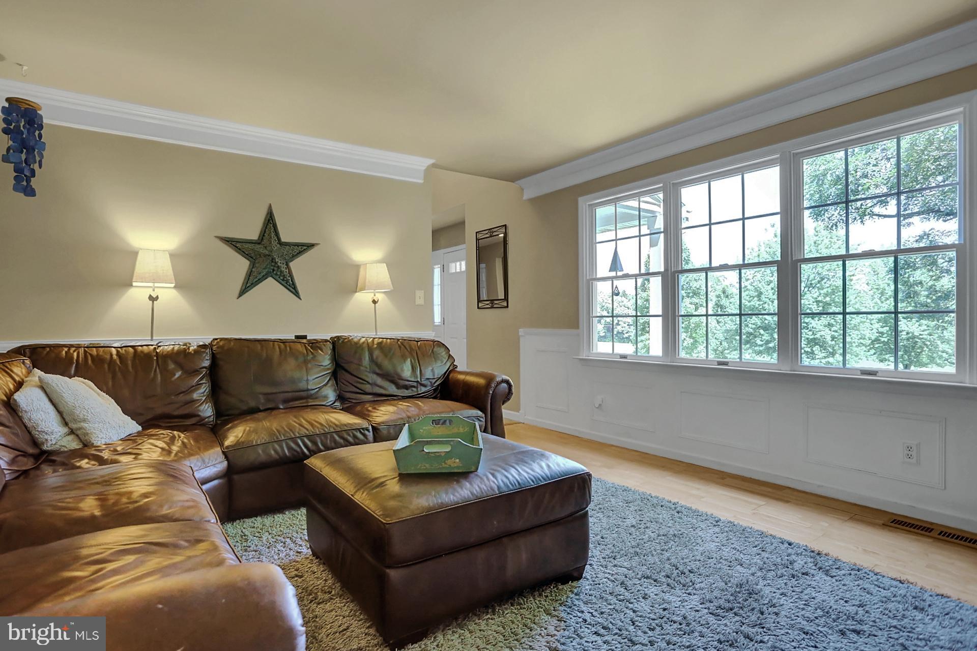 934 Elverson Road Morgantown, PA 19543 - Photo 7 of 29 Living Room
