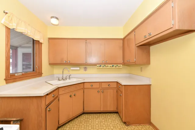 $200,000 | 6124 West Spokane Street, Milwaukee, WI 53223