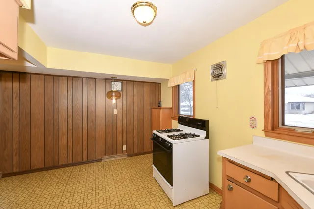 $200,000 | 6124 West Spokane Street, Milwaukee, WI 53223