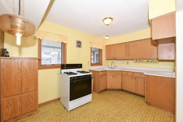 $200,000 | 6124 West Spokane Street, Milwaukee, WI 53223