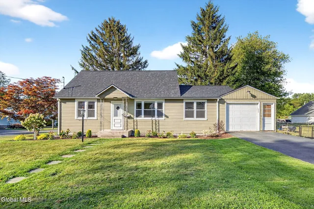 $339,900 | 52 Overlook Avenue, Colonie, NY 12110