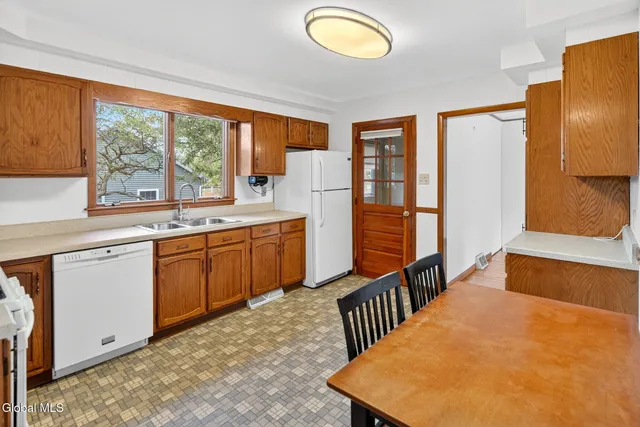 $339,900 | 52 Overlook Avenue, Colonie, NY 12110