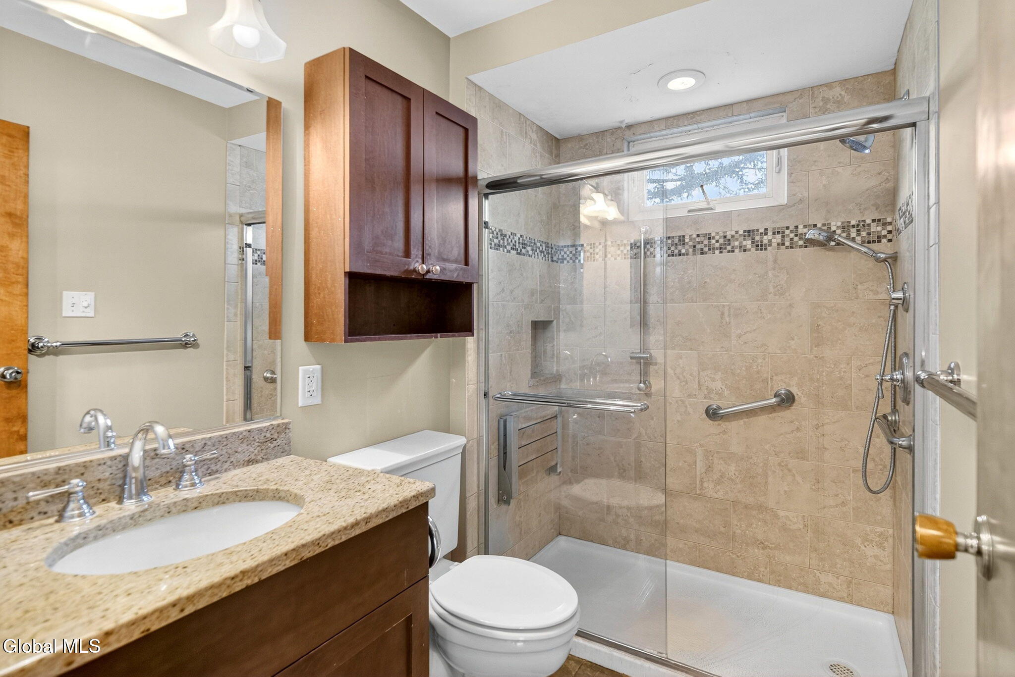 52 Overlook Avenue Colonie, NY 12110 - Photo 15 of 28 13-web-or-mls-013-005_DSC06573