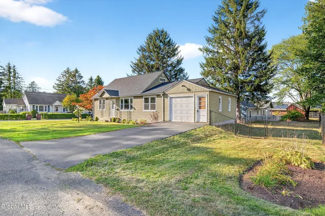 $339,900 | 52 Overlook Avenue, Colonie, NY 12110