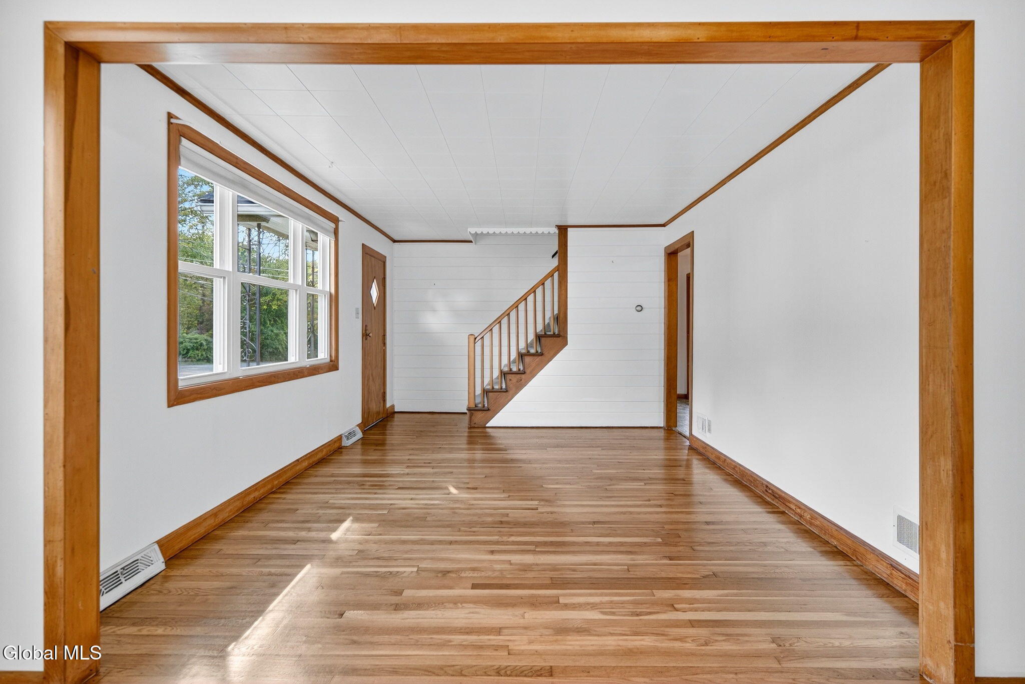 52 Overlook Avenue Colonie, NY 12110 - Photo 4 of 28 2-web-or-mls-002-013_DSC06619