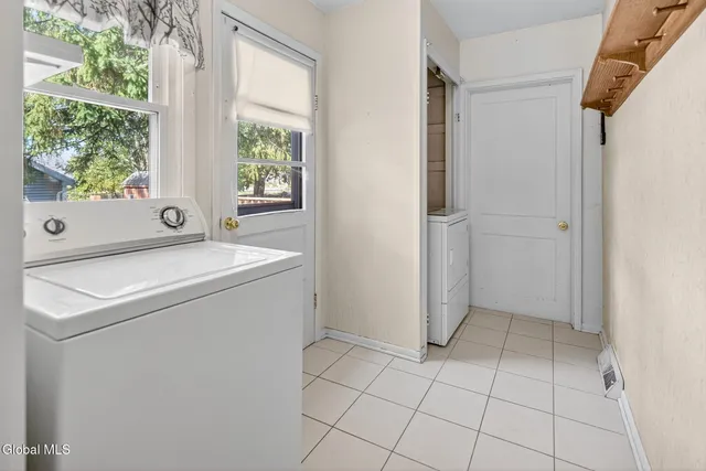 $339,900 | 52 Overlook Avenue, Colonie, NY 12110