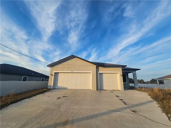 $2,400 | 8059 Sherwood Circle, LaBelle, FL 33935