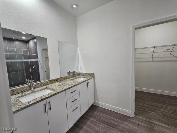 $2,400 | 8059 Sherwood Circle, LaBelle, FL 33935