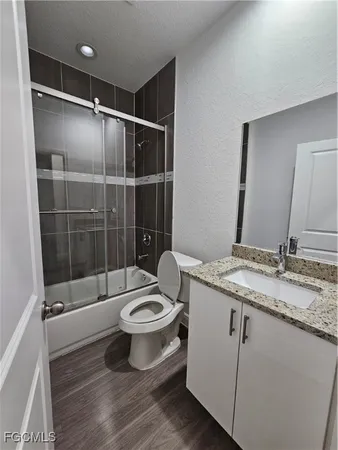 $2,400 | 8059 Sherwood Circle, LaBelle, FL 33935