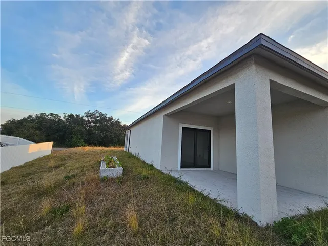 $2,800 | 8059 Sherwood Circle, LaBelle, FL 33935