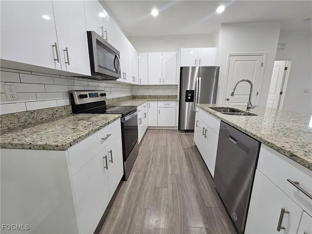 $2,800 | 8059 Sherwood Circle, LaBelle, FL 33935