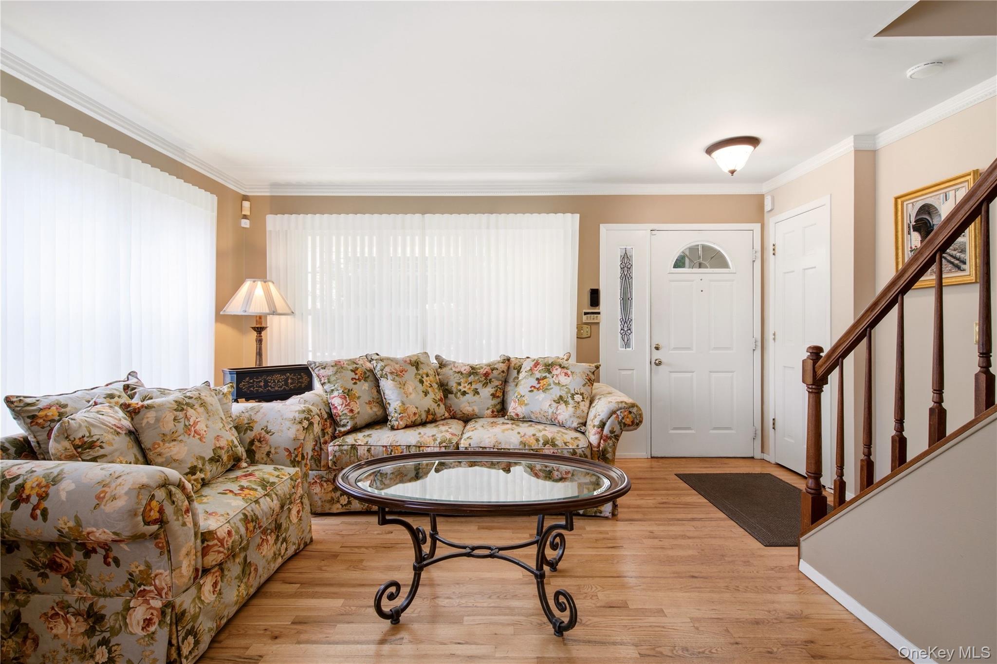 8 Crossman Road Centerport, NY 11721 - Photo 2 of 28