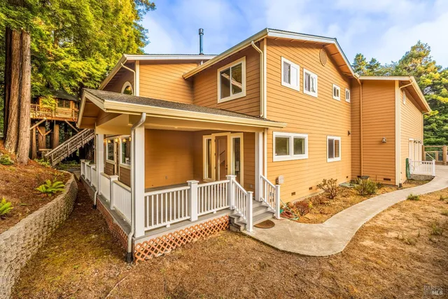 $2,320,000 | 16611 Pearl Ranch Road, Fort Bragg, CA 95437