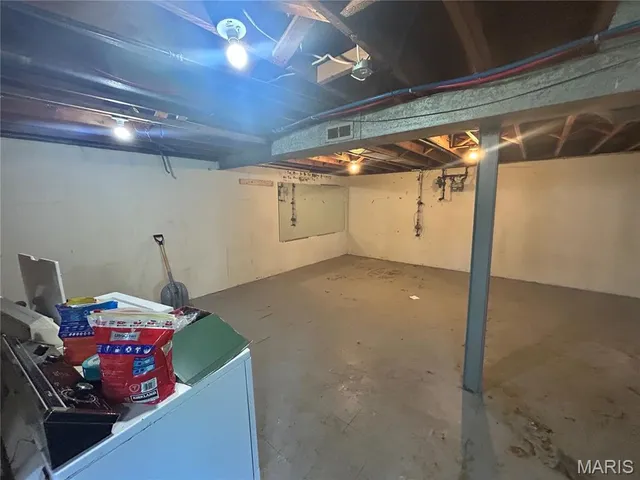 $250,000 | 7243 General Sherman Lane, St. Louis, MO 63123