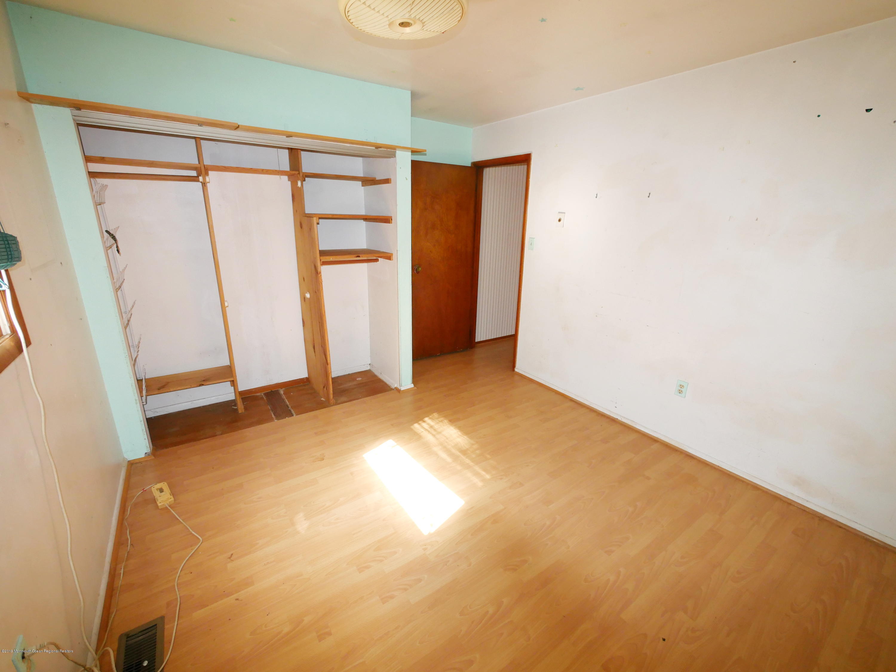 397 Oak Glen Road Howell, NJ 07731 - Photo 14 of 35 P1050418