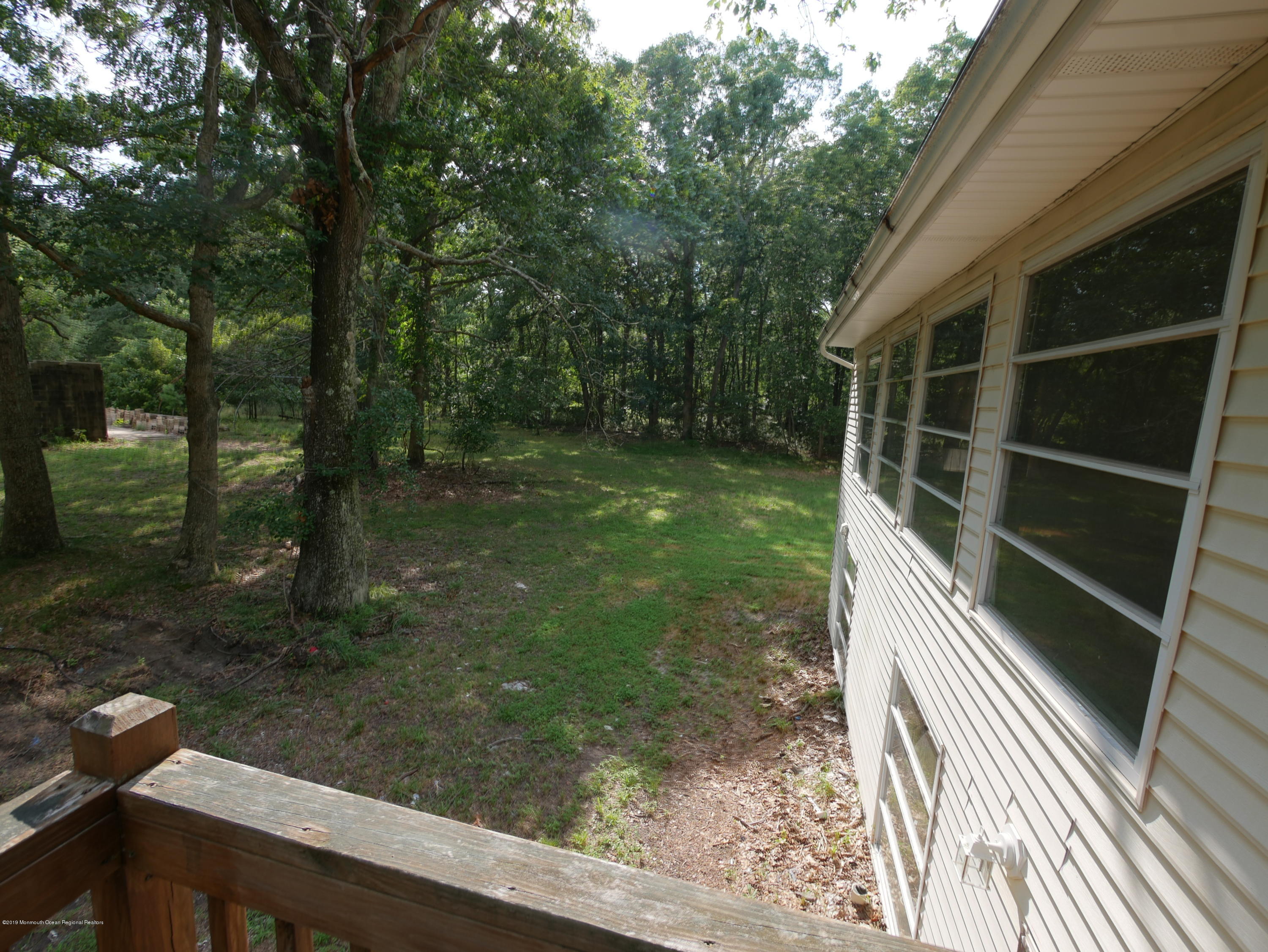 397 Oak Glen Road Howell, NJ 07731 - Photo 18 of 35 P1050422